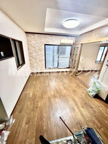 八尾木北3丁目一戸建の居間・リビング