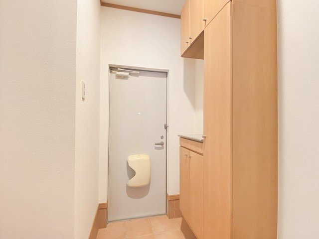 マーベラス・コートＳ　Ｄの玄関