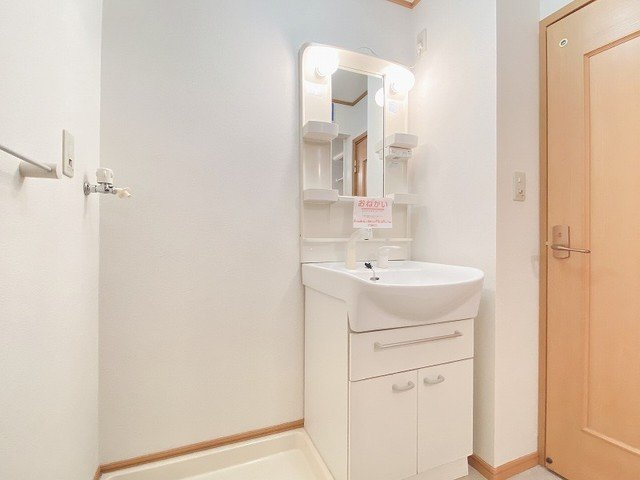 マーベラス・コートＳ　Ｄの洗面所