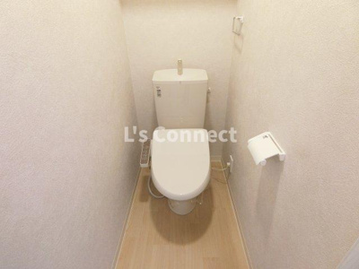 【トイレ】 | シャルマンヴィラ吉岡 | 温水洗浄便座付きのトイレ。