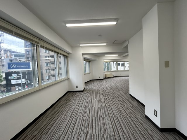 ＡＵＢＥ新川ビル　3F