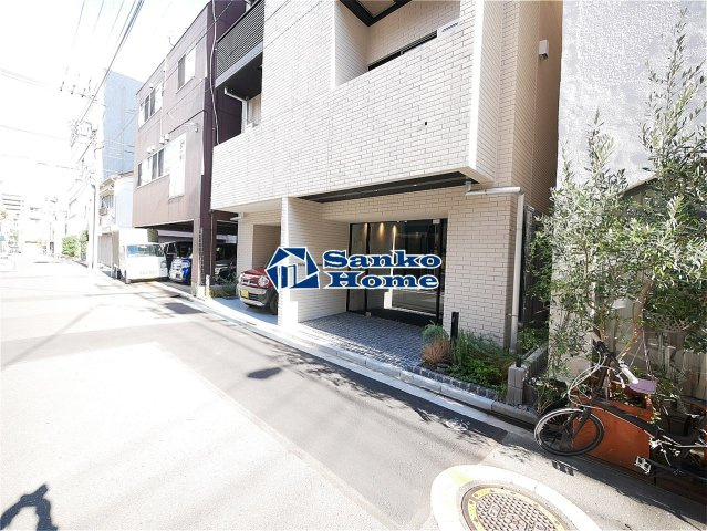 ドムス・スタイル浅草のエントランス