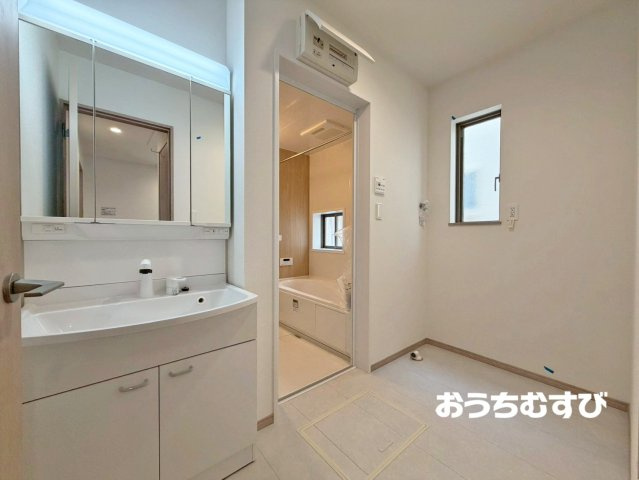 春日井市高森台4丁目（全2棟）の独立洗面台