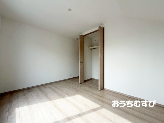 春日井市高森台4丁目（全2棟）の洋室
