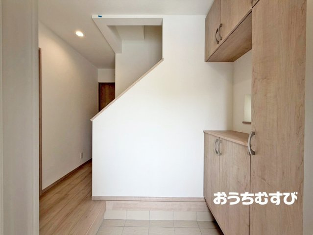 春日井市高森台4丁目（全2棟）の玄関