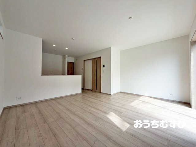 春日井市高森台4丁目（全2棟）の居間・リビング