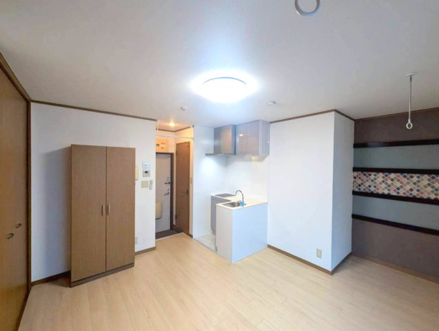 江戸川区西瑞江４丁目のアパートの居間・リビング