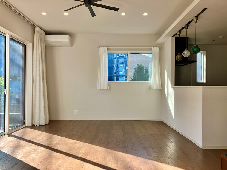 東寺方戸建の居間・リビング