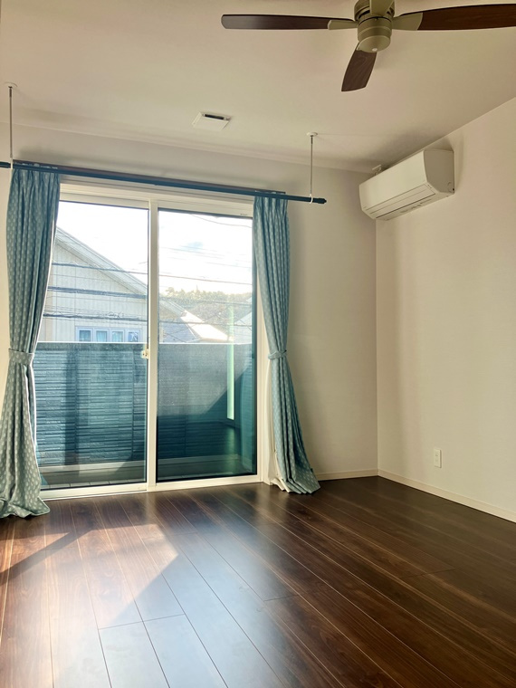 東寺方戸建の寝室