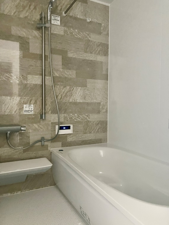 東寺方戸建の浴室