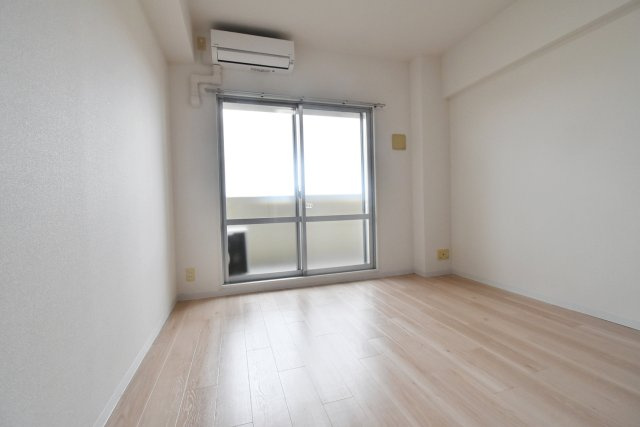 ONE　ROOF　FLAT　NISHINOMIYAの居間・リビング