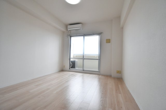 ONE　ROOF　FLAT　NISHINOMIYAの居間・リビング