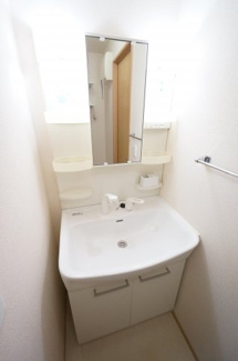 【洗面所】 | グロリアス | ※同物件・同タイプの写真です。