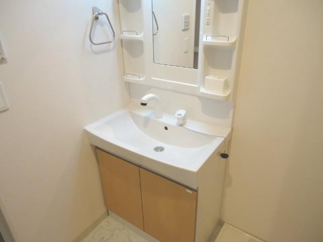 CASA　RIVIERA（カーサ　リヴィエラ）の洗面所|洗面