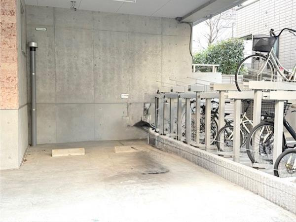 サウダージ自由が丘の駐車場