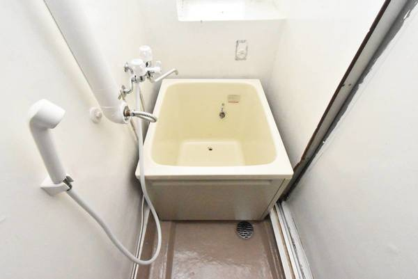 ビレッジハウス成島1号棟の浴室|ビレッジハウスの同一物件・同一タイプの間取りの写真です