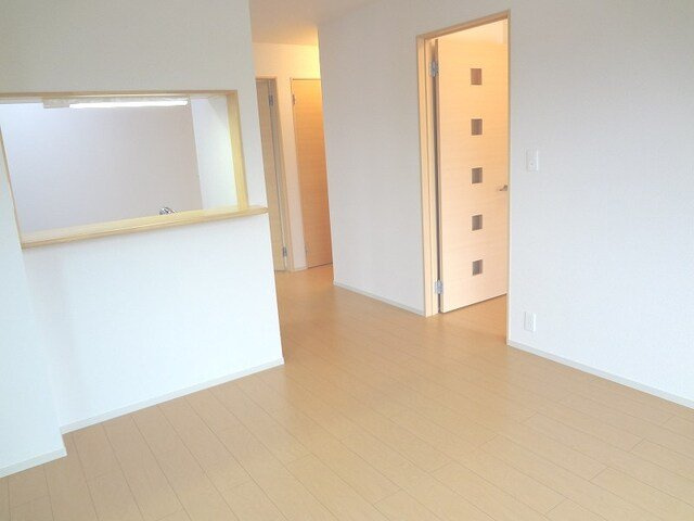 オリエンス弐番館の居間・リビング