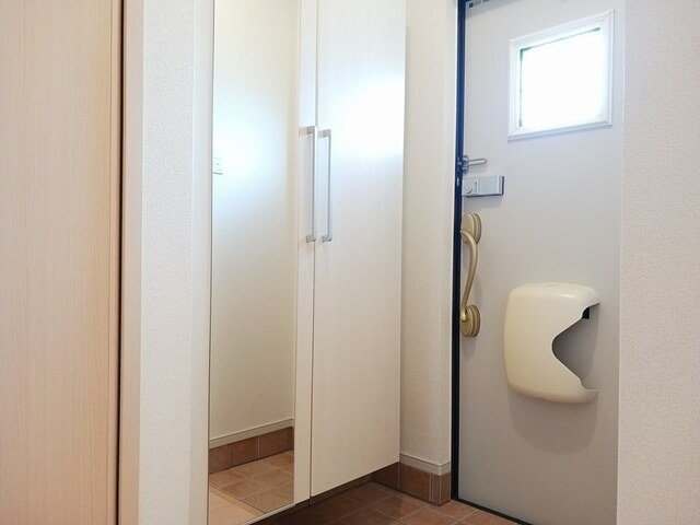 フェスティナ・レンテの玄関|明るい玄関です