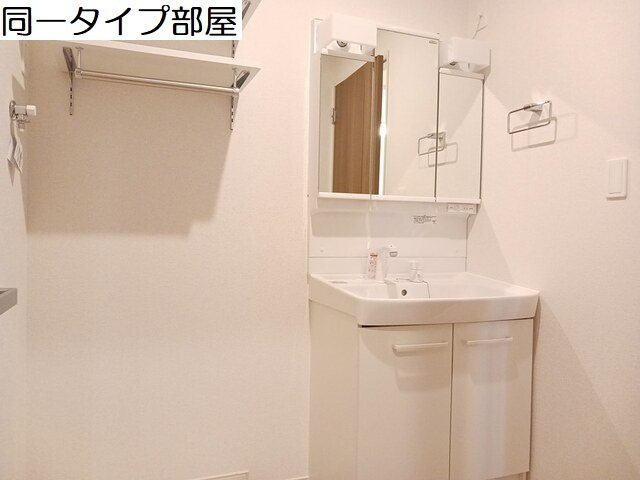 アンシャンテ　Ⅴの洗面所|スペースが確保できる洗面所です