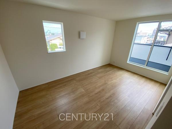 前橋市南町24-1（2号棟）の洋室|２面採光の明るい洋室です。