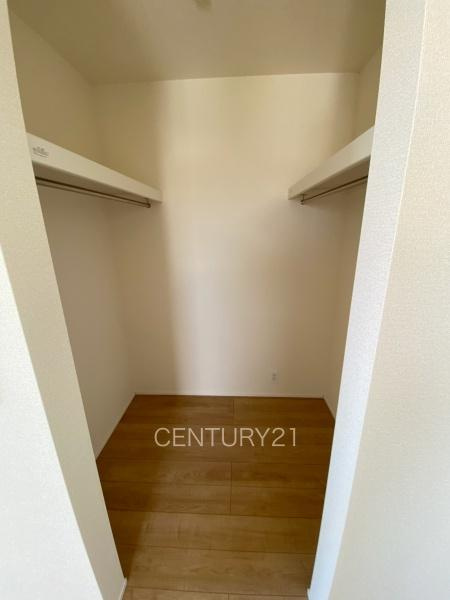 前橋市南町24-1（2号棟）の収納|ハンガーパイプ付きクローゼットです。