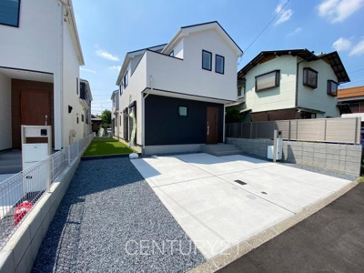 【前面道路含む現地写真】 | 前橋市南町24-1（2号棟） | 並列駐車可能な駐車場スペースです。