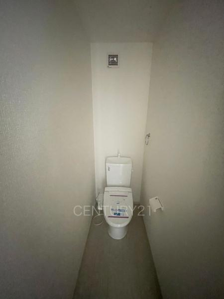 前橋市南町新築一戸建てのトイレ|２階トイレです。
温水シャワー洗浄機能付きです。