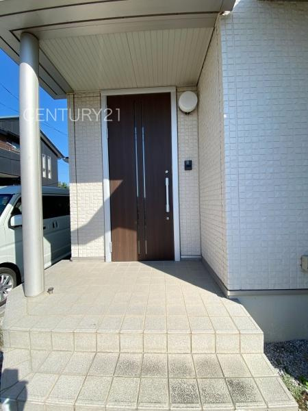 高崎市三ツ寺町中古一戸建ての玄関
