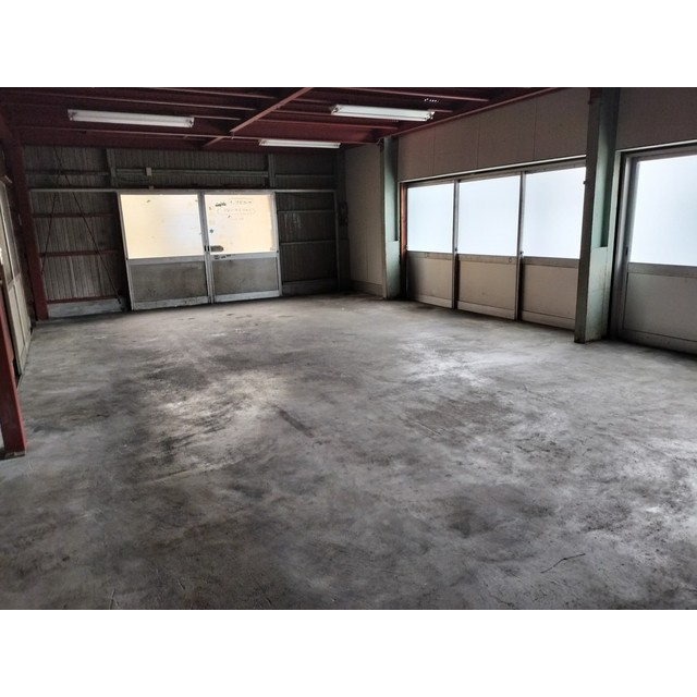 茜部大野1丁目店舗の内装|南西側部屋