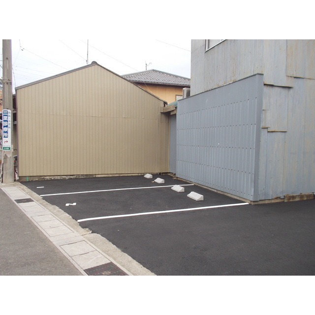 岐阜市三ツ又町の駐車場の駐車場