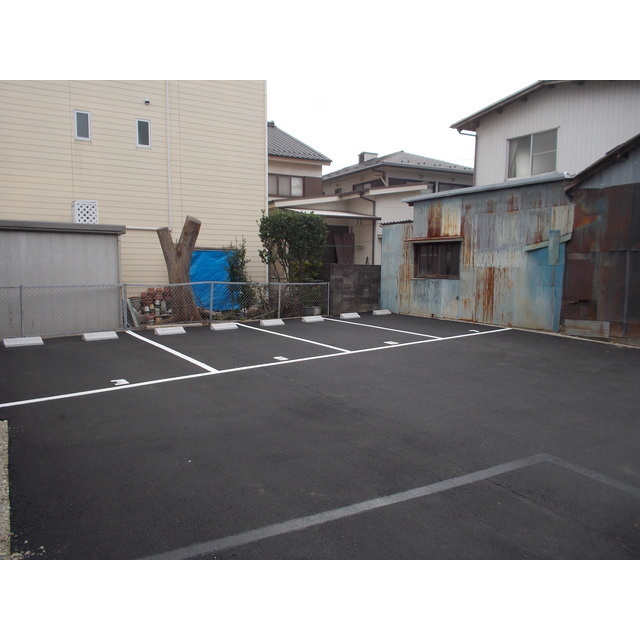 岐阜市三ツ又町の駐車場の駐車場