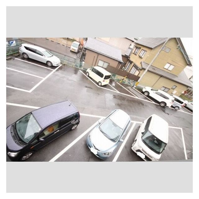 ＤＯＵＰＬＥＸ国王６５の駐車場