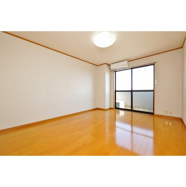 フィオーレ白山の居間・リビング|洋室　8.4帖