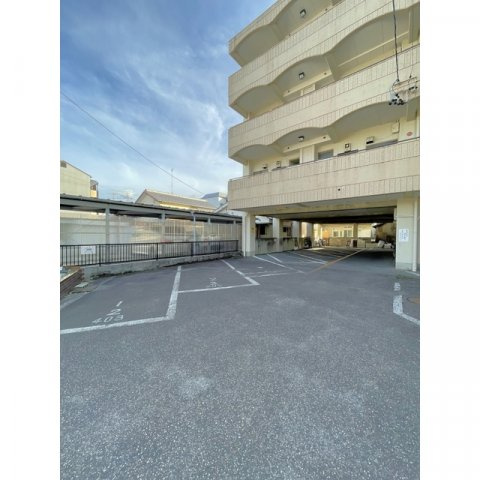 岐阜市加納奥平町２丁目のアパートの駐車場|お問い合わせは美濃善不動産駅前店へ！