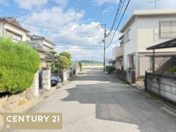 和歌山市和田　中古戸建の前面道路含む現地写真