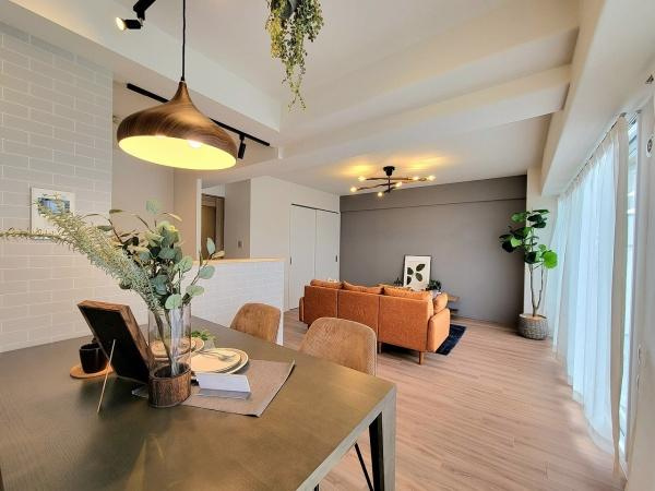 【居間・リビング】 | フェルティメイツ泉ヶ丘壱番館　中古マンション