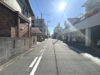 【前面道路含む現地写真】