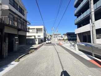 【前面道路含む現地写真】