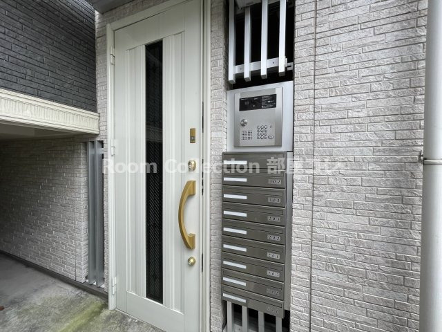 グランレーヴ名駅のエントランス