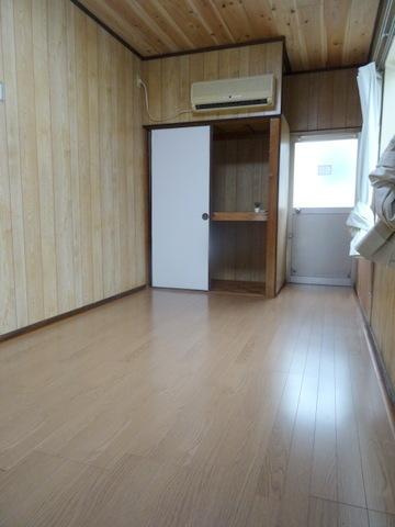 大正区鶴町戸建ての居間・リビング|★リビングも広々★