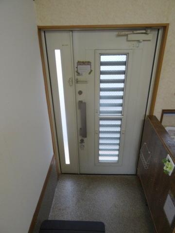 大正区鶴町戸建ての玄関|★広々玄関スペース★