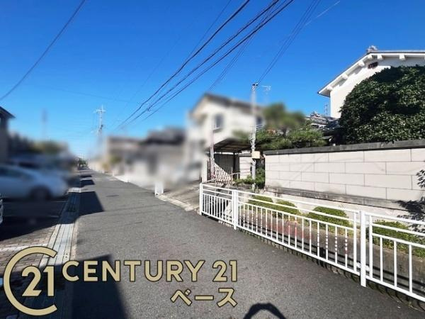 磯城郡田原本町大字秦庄の売地の前面道路含む現地写真|■現地撮影写真■スーパーなど商業施設が徒歩圏内に近接しています。