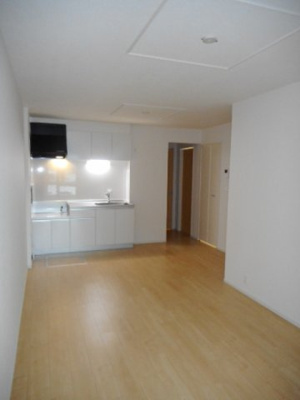 【居間・リビング】 | サニーヒルズＤ | こちらのリビングで趣味の時間をお楽しみください