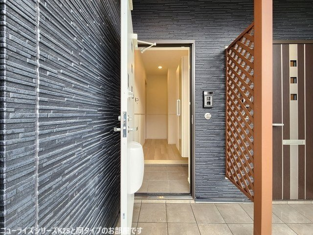 小郡下郷アパートの玄関