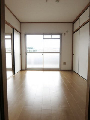 【内装】 | グリーンヒルズ１３０ | 明るい色調の室内です