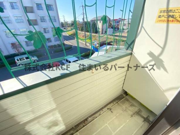 【バルコニー】 | サンマリノ津福A棟 | 開放的で明るい空間を演出してくれるバルコニーです