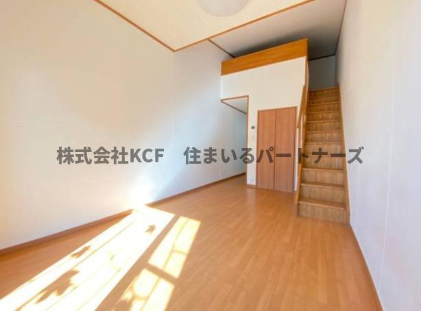 【居間・リビング】 | サンマリノ津福A棟 | ゆったり過ごせる居間です