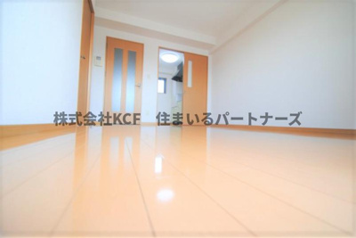 【居間・リビング】 | サンピーノ | こちらの居間で趣味の時間をお楽しみください