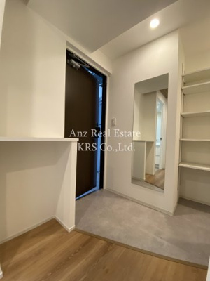 【玄関】 | BANIX北堀江 | 玄関部分です♪大容量のシューズボックス付き！姿鏡もあり便利！