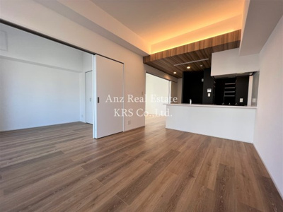 【居間・リビング】 | BANIX北堀江 | エアコン付！約14.9帖の広々リビング♪間接照明がオシャレ♪